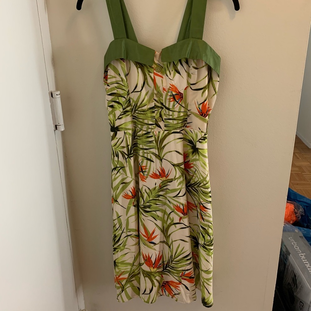 NWOT Yellow Star Retro Midi Dress - size M